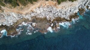 Article : L’érosion côtière au Togo : défis et solutions pour protéger notre littoral